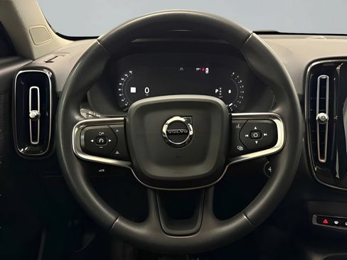 Used 2023 Volvo XC40 B5 Plus AWD/4WD image 24