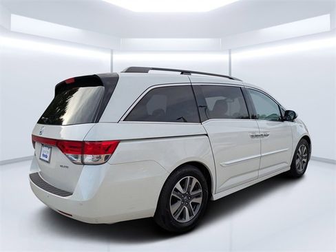 Used 2017 Honda Odyssey Touring Elite image 4