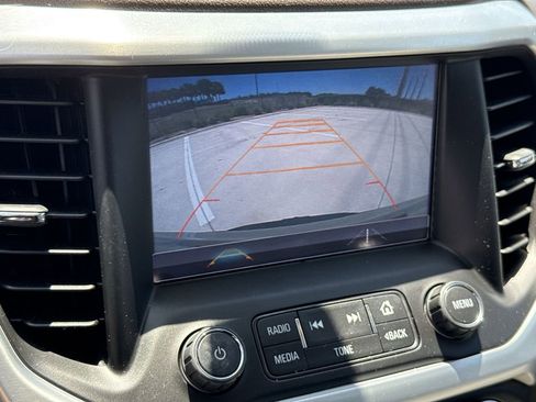 Used 2017 GMC Acadia SLT FWD image 24