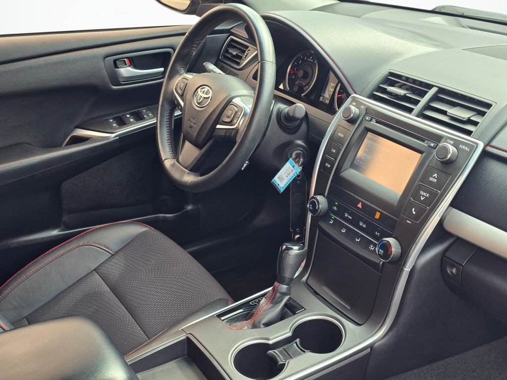 Used 2017 Toyota Camry SE FWD image 27