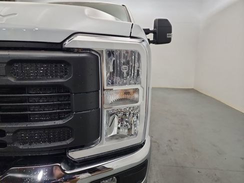 New 2026 Ford F250 XL w/ XL Chrome Package image 34