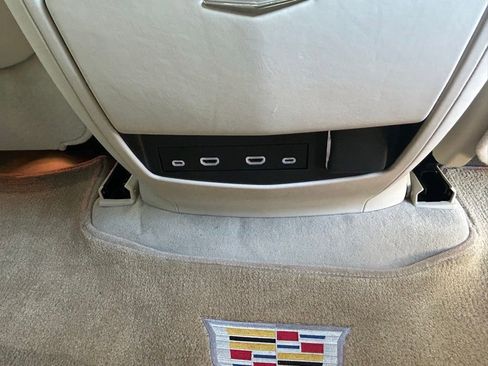 Used 2024 Cadillac Escalade Premium Luxury Platinum image 48