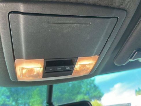 Used 2015 Ford Explorer XLT w/ Equipment Group 202A FWD image 10