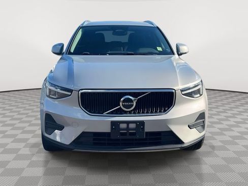 Used 2023 Volvo XC40 B5 Core AWD/4WD image 2