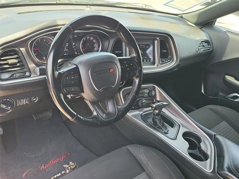 Used 2021 Dodge Challenger SXT w/ Driver Convenience Group RWD image 2