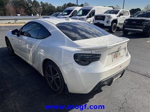 Used 2014 Scion FR-S image 2