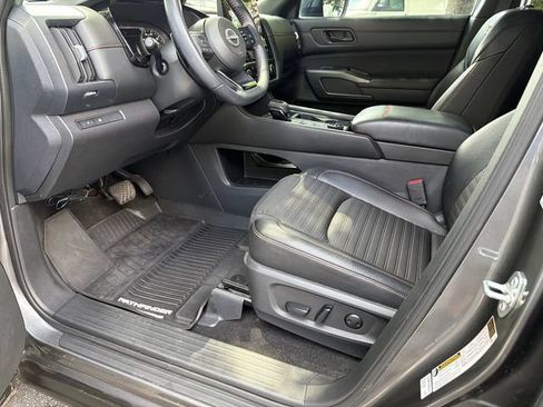 Used 2024 Nissan Pathfinder Rock Creek AWD/4WD image 9