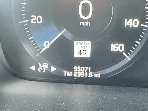 Used 2019 Volvo XC90 T8 Inscription w/ Protection Package Premier image 14