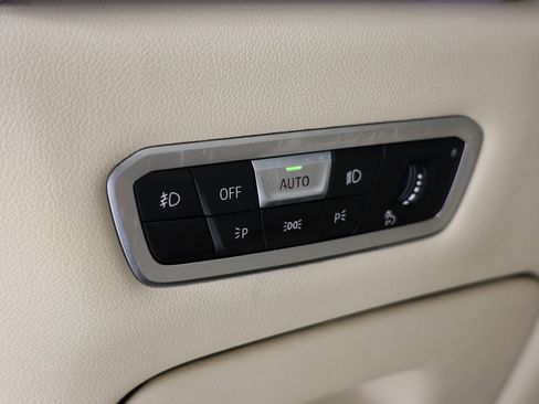 Used 2019 BMW X7 xDrive50i w/ Premium Package image 26