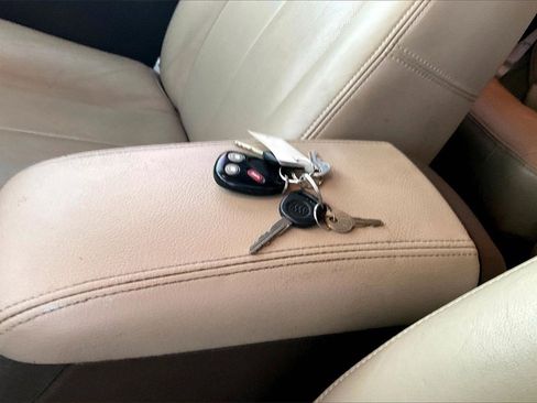 Used 2007 Buick Rainier CXL image 9