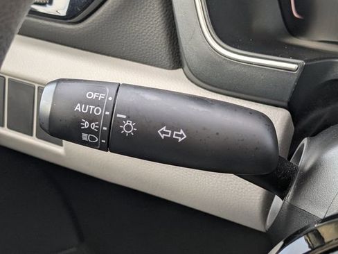 Used 2023 Honda Pilot LX image 26