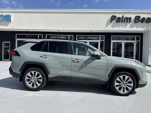 Used 2021 Toyota RAV4 XLE Premium AWD/4WD image 23