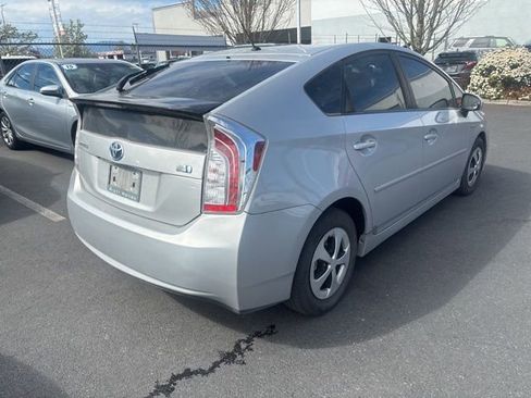 Used 2015 Toyota Prius Two image 2