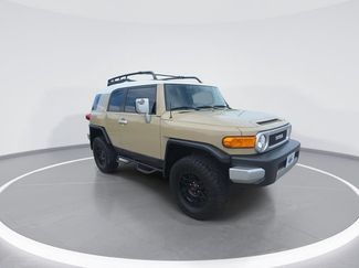 Used 2014 Toyota FJ Cruiser 4WD w/ Upgrade Package video 2