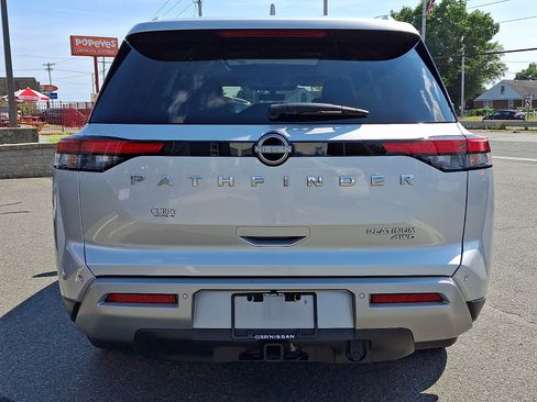 Used 2023 Nissan Pathfinder Platinum AWD/4WD image 6