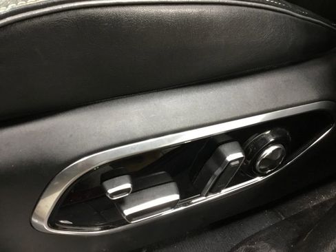 Used 2023 Jeep Grand Cherokee L Overland w/ Advanced Protech Group III image 9