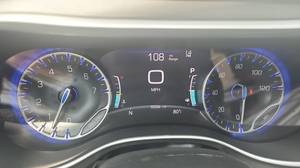 Used 2025 Chrysler Pacifica Select FWD image 31