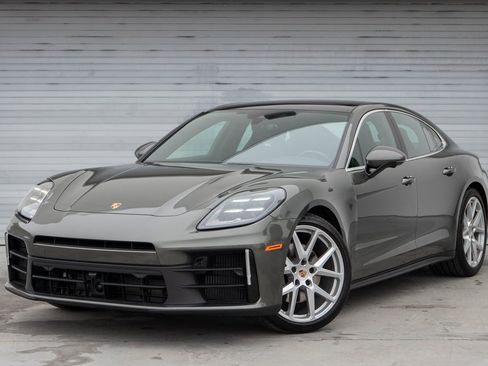 Certified 2024 Porsche Panamera 4 image 1