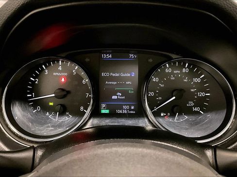 Used 2018 Nissan Rogue SL w/ Premium Package image 13