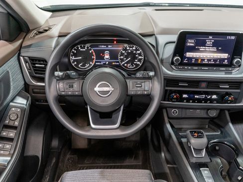 Used 2023 Nissan Rogue SV image 11