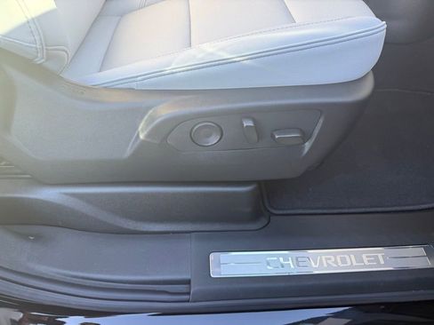 New 2025 Chevrolet Suburban Premier image 39