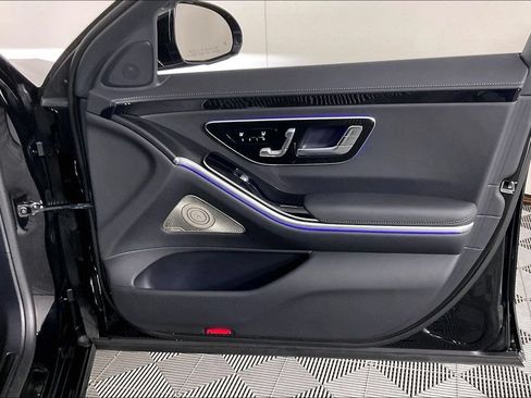 Certified 2025 Mercedes-Benz S 500 4MATIC image 16