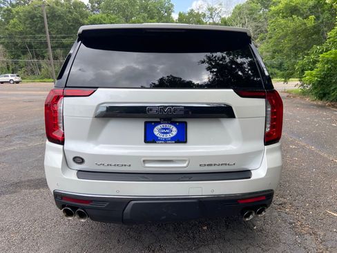 Used 2023 GMC Yukon Denali Ultimate AWD/4WD image 4