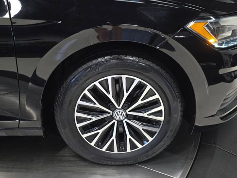 Used 2019 Volkswagen Jetta SE w/ Cold Weather Package FWD image 40