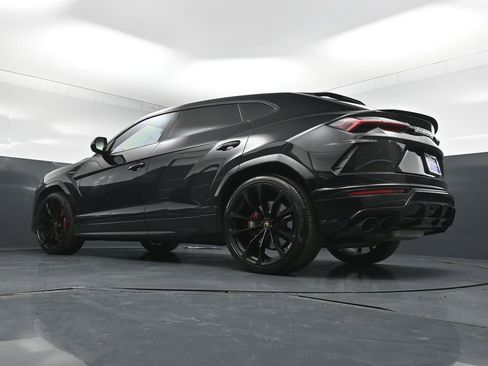 Used 2022 Lamborghini Urus AWD/4WD image 24