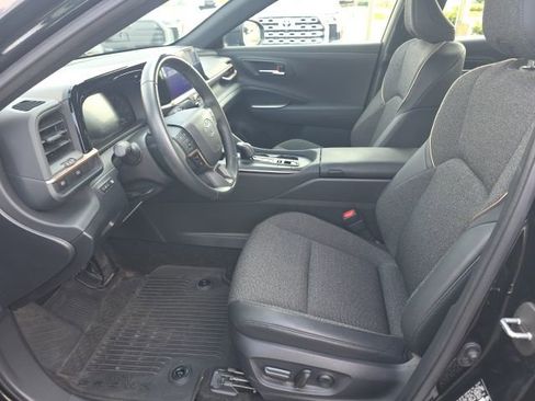 Used 2023 Toyota Crown XLE image 8