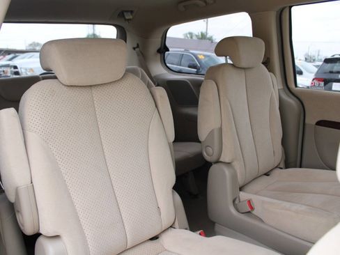 Used 2007 Hyundai Entourage GLS FWD image 10