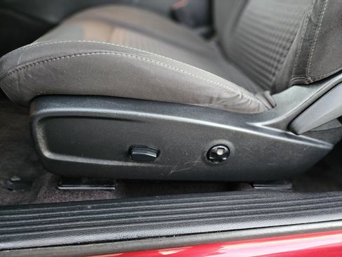 Used 2018 Dodge Challenger R/T image 21