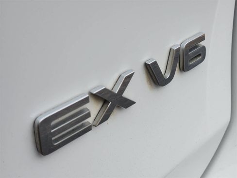 Used 2019 Kia Sorento EX image 11