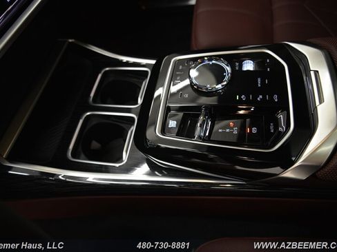 Used 2025 BMW 750e xDrive w/ Premium Package AWD/4WD image 33