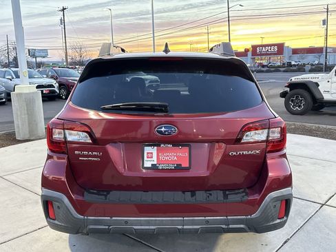 Used 2018 Subaru Outback 2.5i Limited image 4