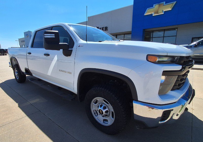 Used 2024 Chevrolet Silverado 2500 W/T w/ WT Convenience Package AWD/4WD image 2