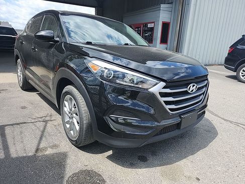 Used 2018 Hyundai Tucson SE FWD image 2