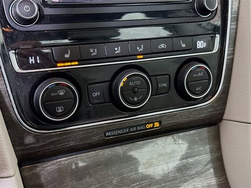 Used 2016 Volkswagen Passat 1.8T SE image 7