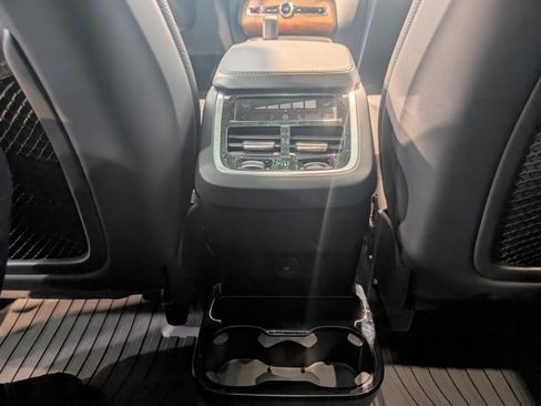 Used 2024 Volvo XC90 B6 Plus w/ Protection Package Premier image 27