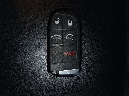 Used 2017 Jeep Grand Cherokee Limited image 32