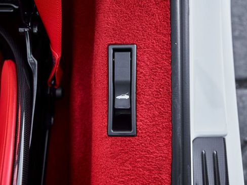 Used 2025 Ferrari SF90 Spider image 40