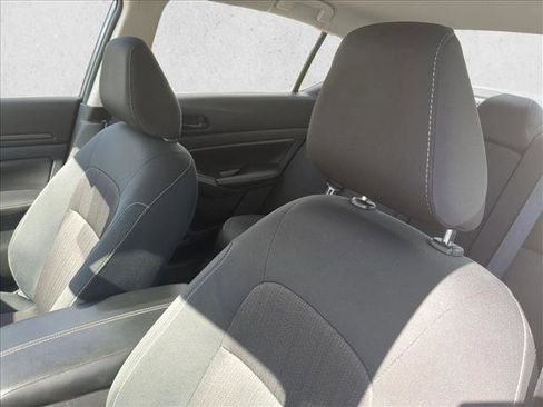 Used 2025 Nissan Altima 2.5 SV FWD image 16