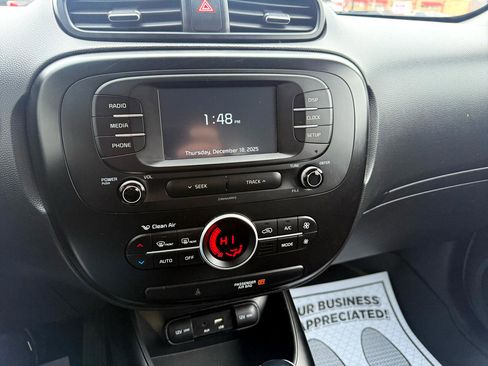 Used 2017 Kia Soul + image 24