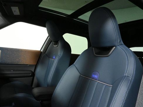 Used 2025 MINI Cooper Countryman S w/ Comfort Package Max image 16