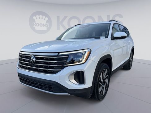 Used 2024 Volkswagen Atlas SE image 1