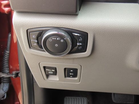 Used 2016 Ford F150 XLT w/ Equipment Group 302A Luxury RWD image 27
