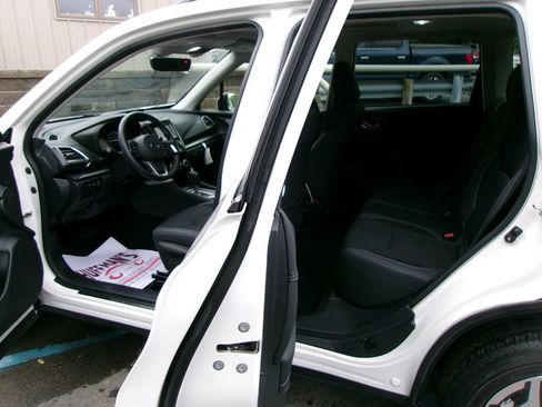 Used 2021 Subaru Forester Premium image 13