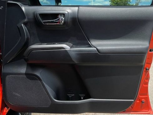 Used 2018 Toyota Tacoma TRD Off-Road w/ Technology Package RWD image 36