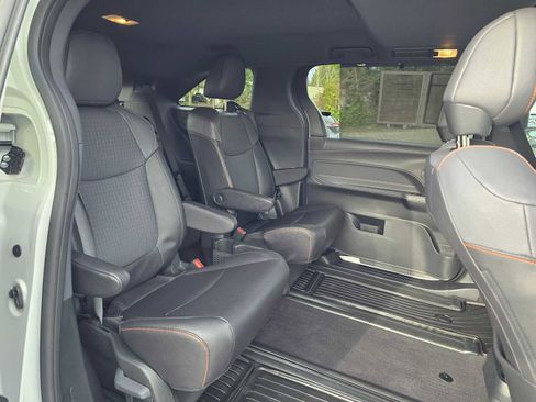 Certified 2024 Toyota Sienna XSE image 15