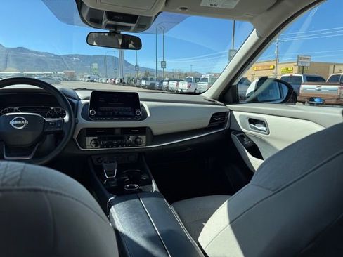 Used 2025 Nissan Rogue SV image 19